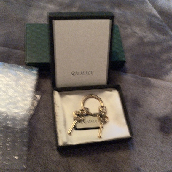 Gucci key chain keys pristine condition - Picture 2 of 2